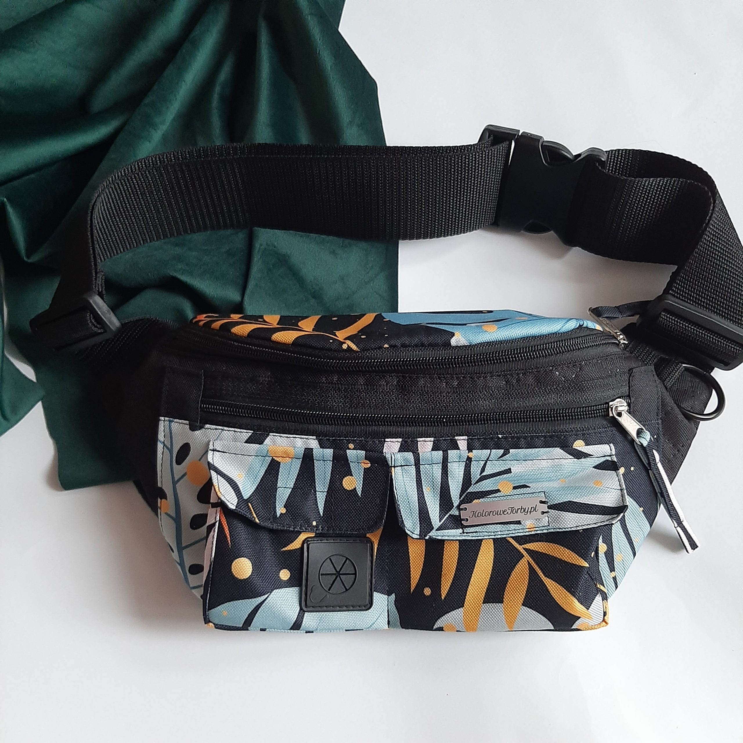 Turkusowe monstery nerka spacerowa 1