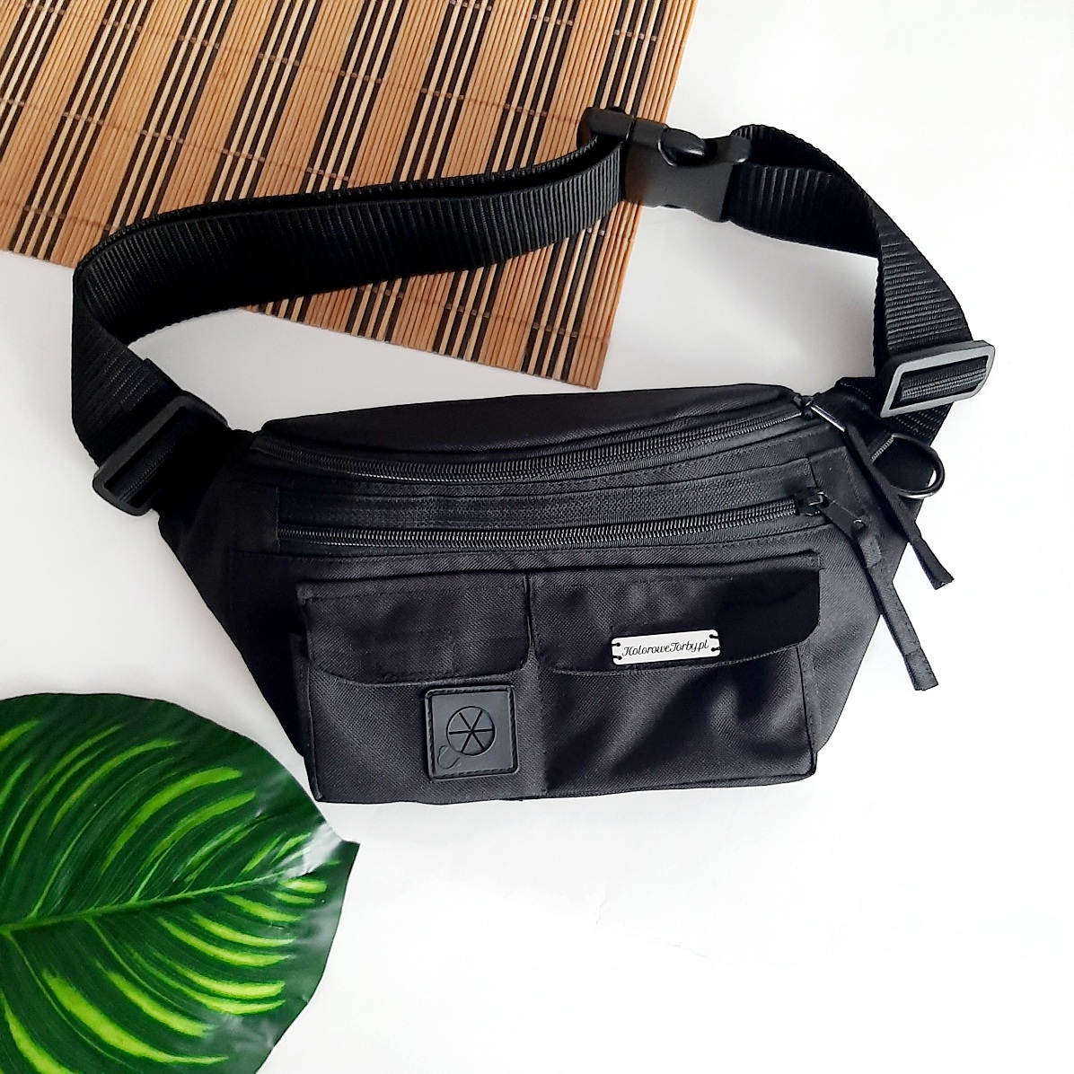 Czarna nerka spacerowa 1