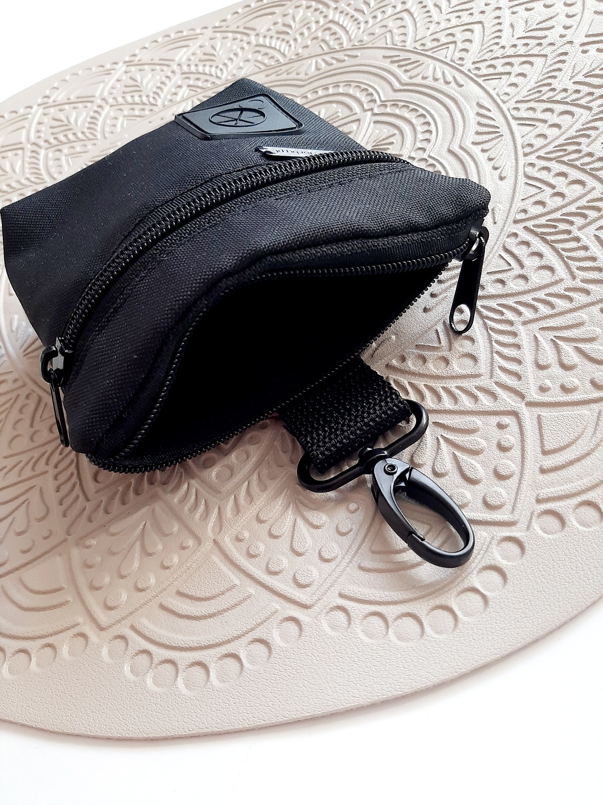 CZARNA Saszetka 2w1 2