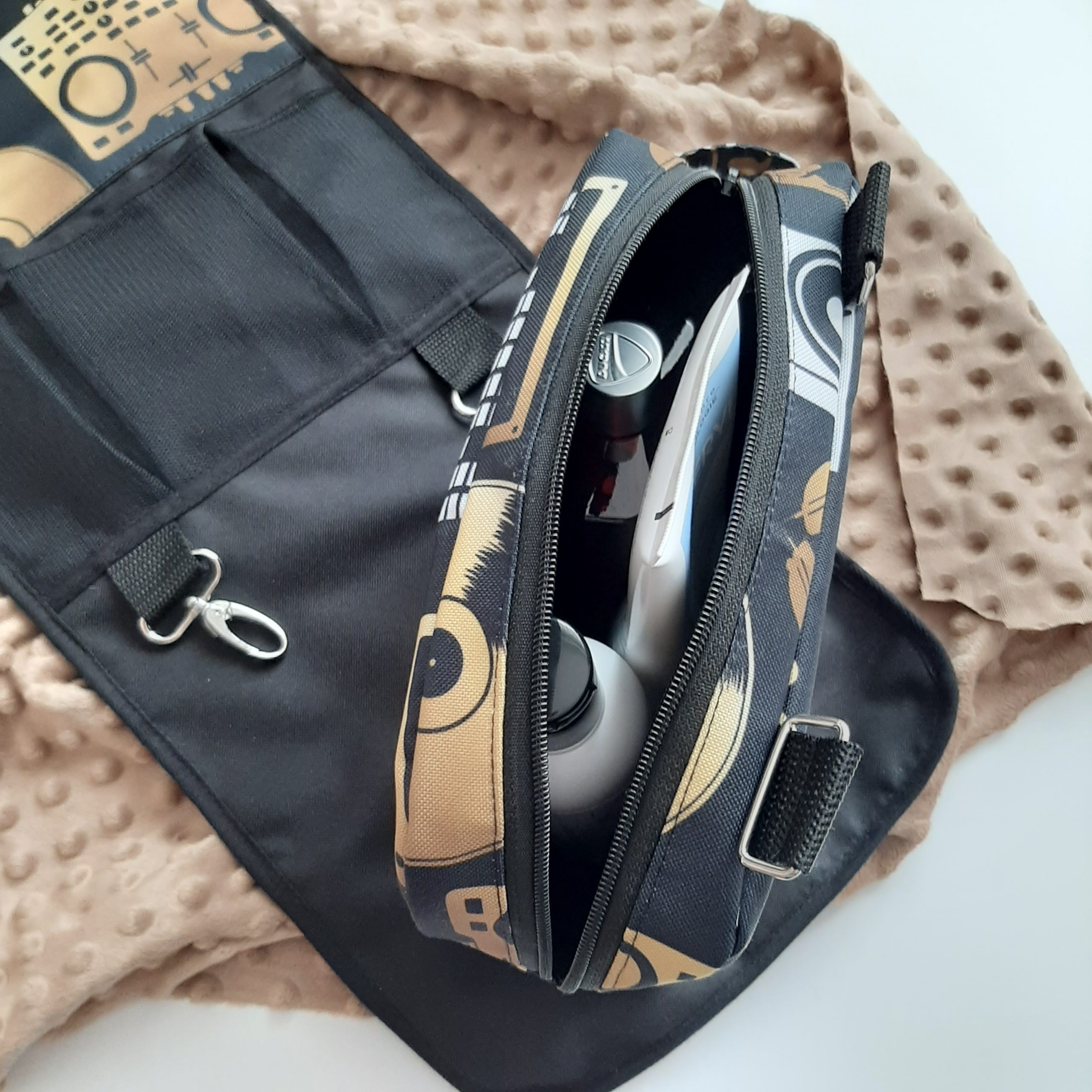 MUSIC Kosmetyczka podróżna składana 3