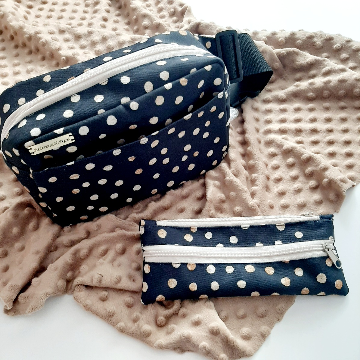 ZŁOTE KROPKI Box Spacerowy