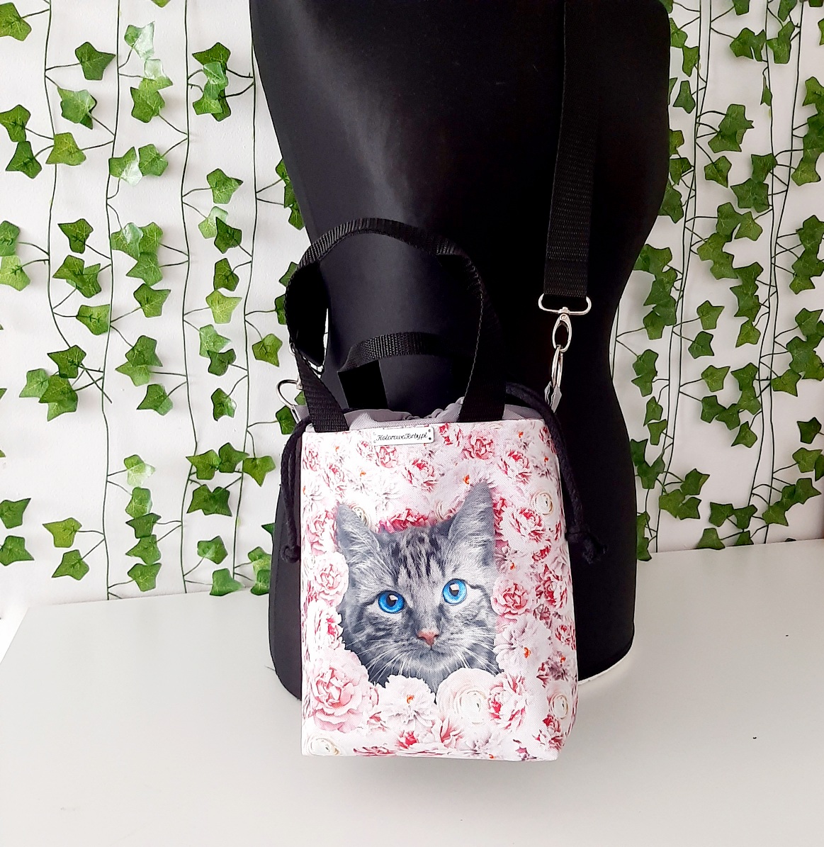 KOTEK02 Listonoszka ELIZA