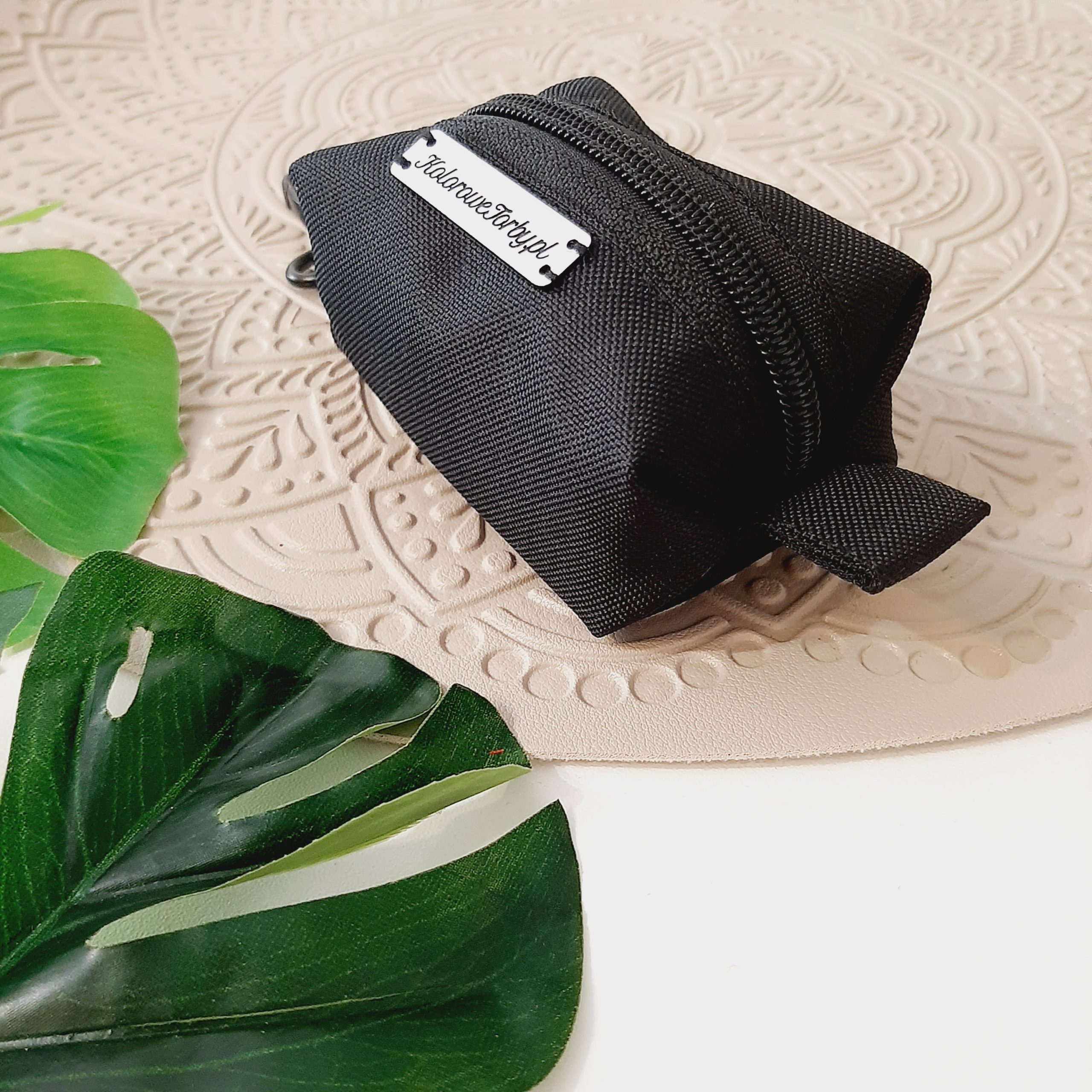 CZARNE Etui na kupoworki 3