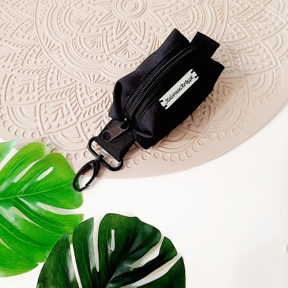 CZARNE Etui na kupoworki