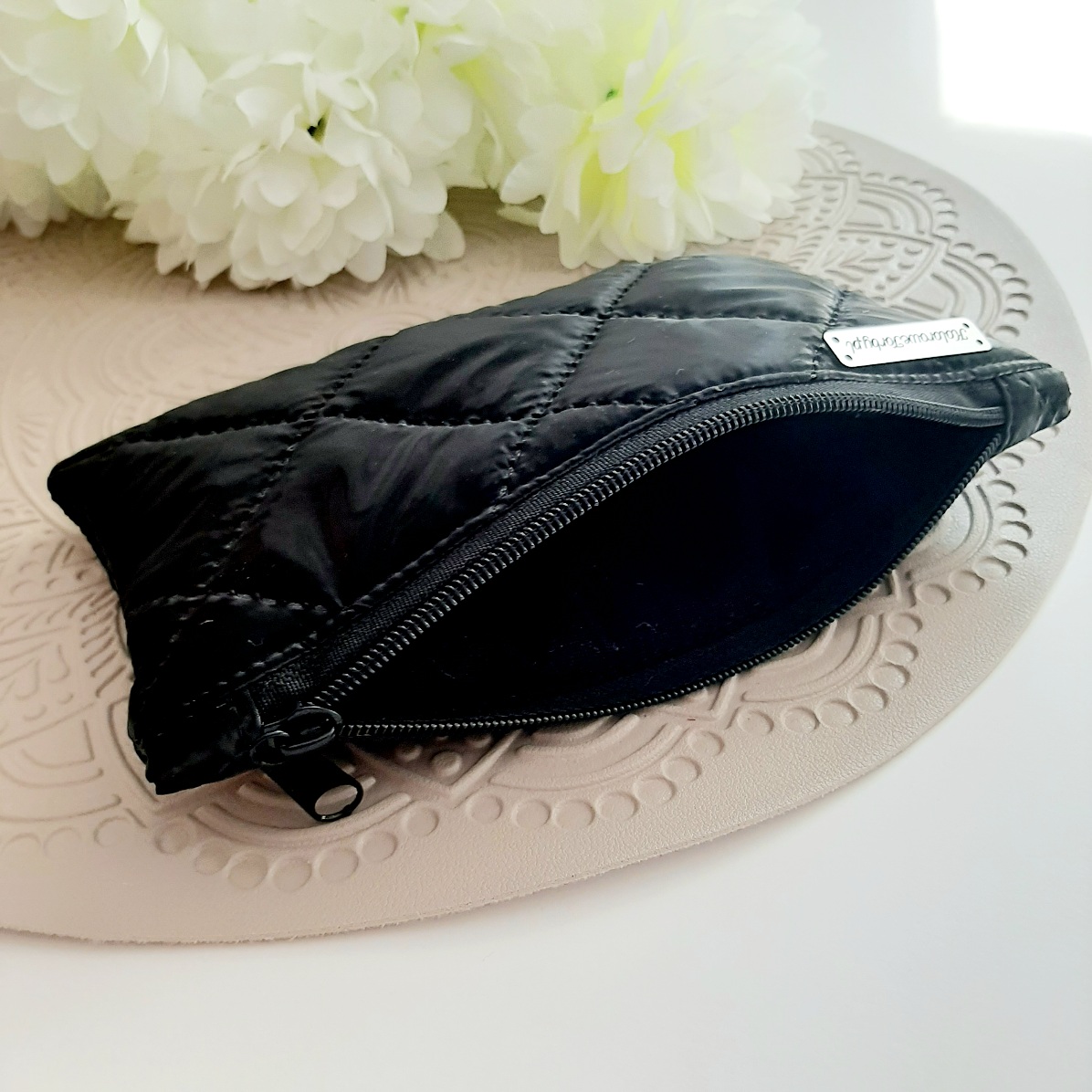 CZARNA03 Kosmetyczka Na przydasie