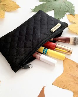 CZARNA01 Kosmetyczka Na przydasie