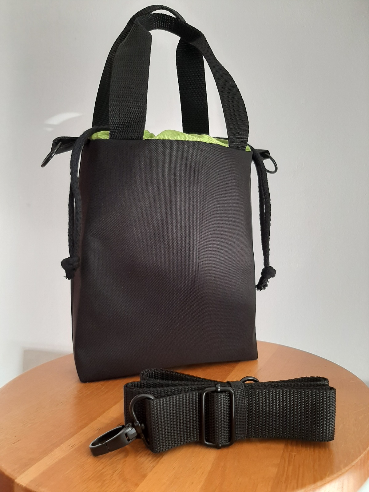 NAPIS01 Listonoszka ELIZA 2