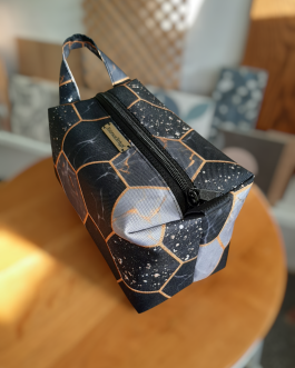 CZARNA01 Kosmetyczka MĘSKA BOX M